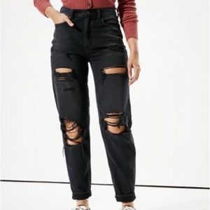 AE AMERICAN EAGLE Black Distressed Relaxed Mom Jean